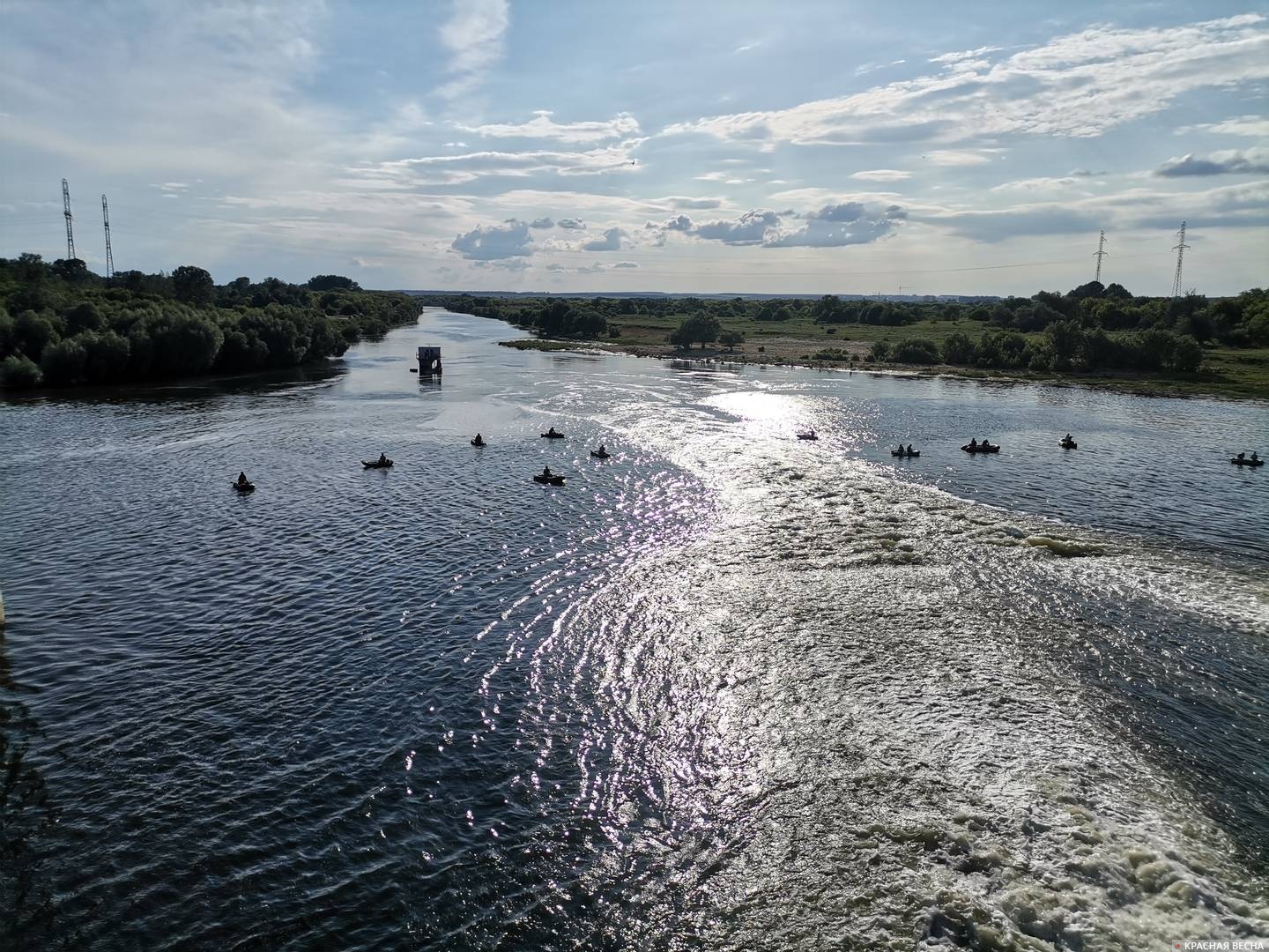 Рыбаки на дамбе. Воронежское водохранилище