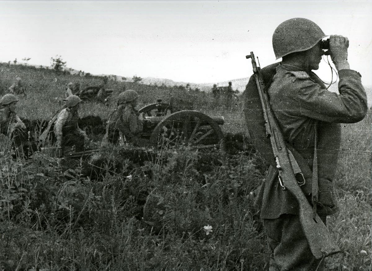 Артиллеристы на границе с Маньчжурией. 1945
