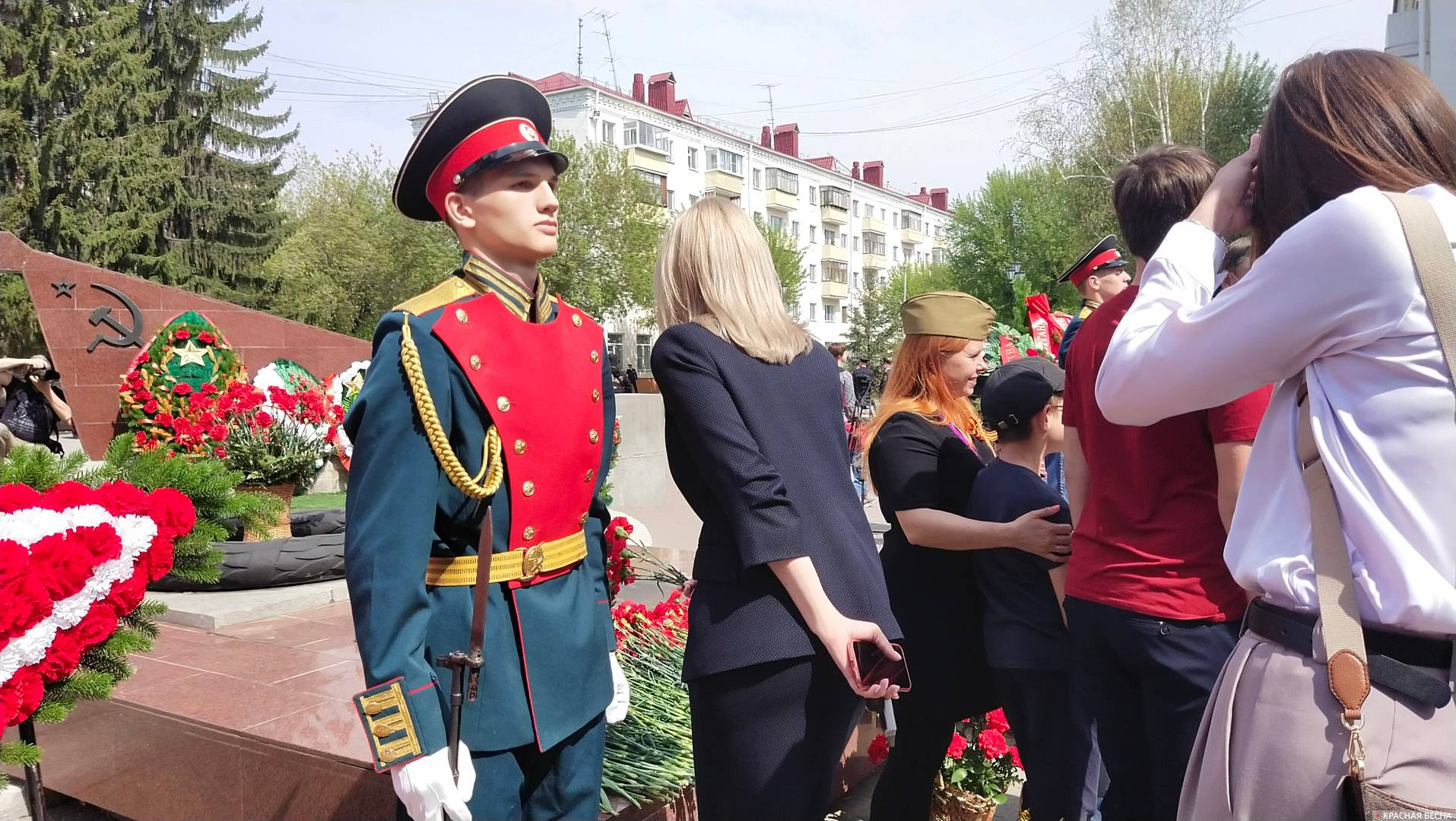 У Вечного огня в городе Кургане 