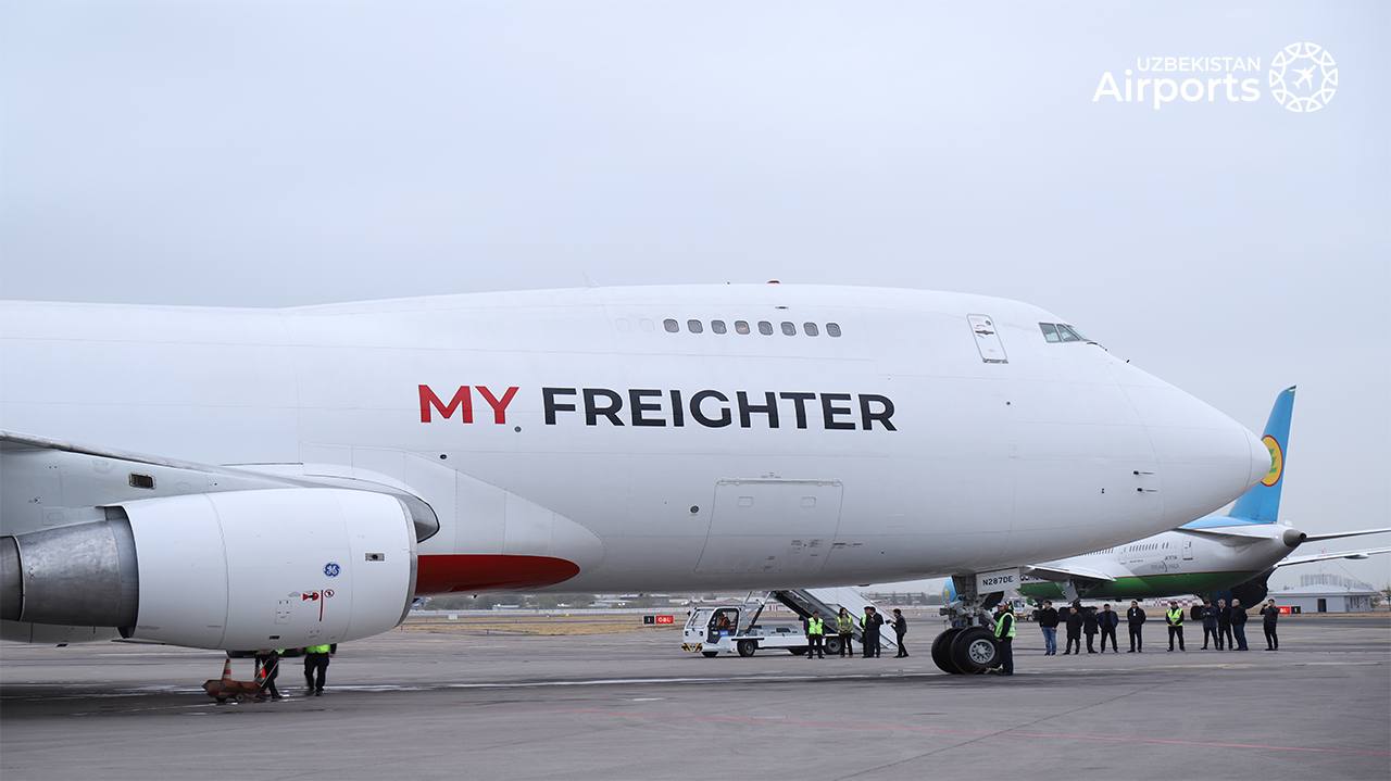 Грузовой самолет Boeing 747