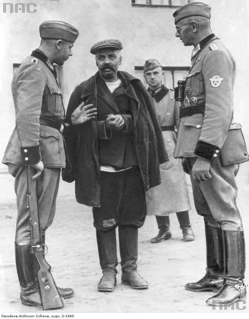 Генерал-майор Михаил Тимофеевич Романов вскоре после пленения. 1941