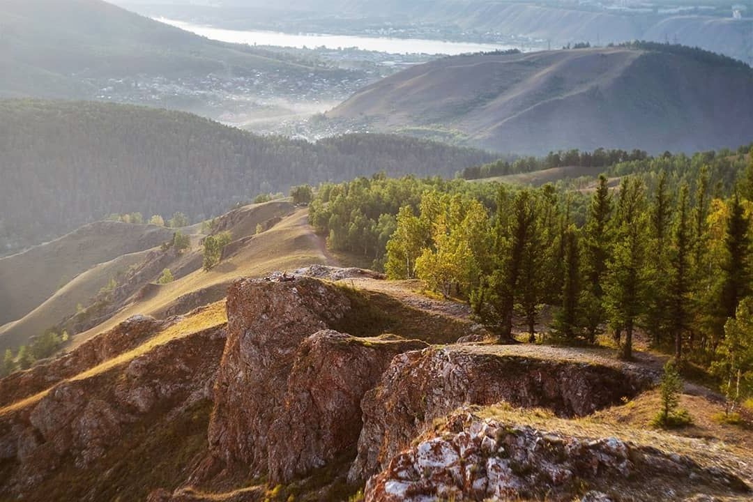 Торгашинский хребет