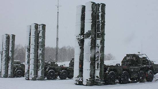 Боевые расчеты ЗРК С-400 Триумф заступили на боевое дежурство в