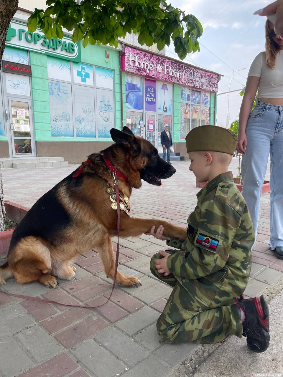 Театральная площадь, Ворошиловград